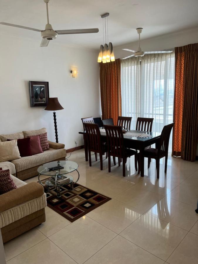 Hedges Court Residencies -Town Hall- 2 Room 3 Bed Apartment Colombo Exterior photo