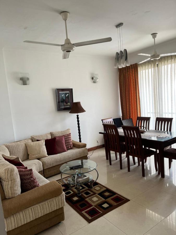 Hedges Court Residencies -Town Hall- 2 Room 3 Bed Apartment Colombo Exterior photo