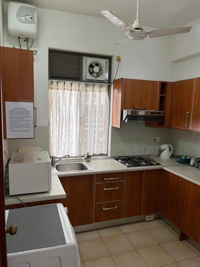 Hedges Court Residencies -Town Hall- 2 Room 3 Bed Apartment Colombo Exterior photo