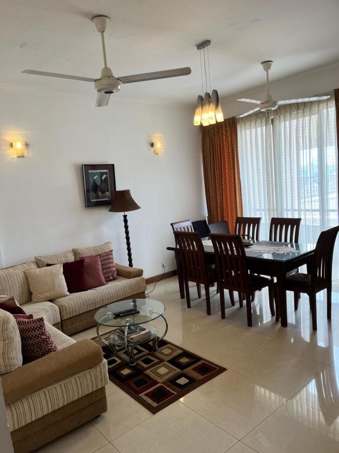 Hedges Court Residencies -Town Hall- 2 Room 3 Bed Apartment Colombo Exterior photo